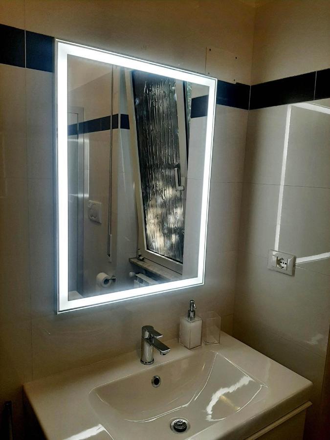 Cornelia Idi Gemelli, Chicca Metro Apartment Rom