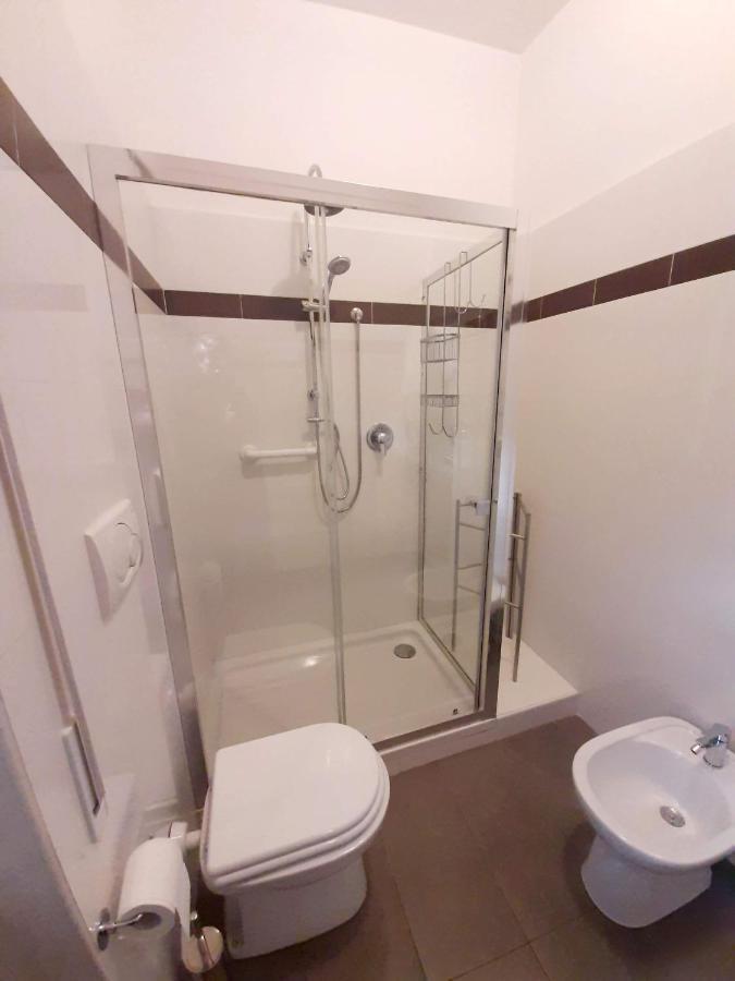 Cornelia Idi Gemelli, Chicca Metro Apartment Rom